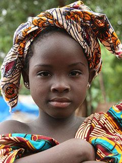 Mali - Bozo girl in Bamako - wallpaper preview