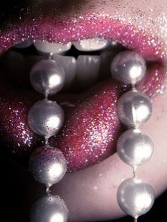 Pearl Lips - wallpaper preview