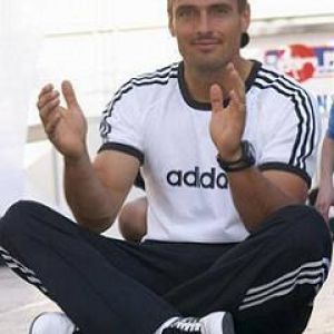 Atlet v Adidas oblečení