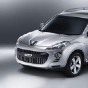 Stylové stříbrné SUV