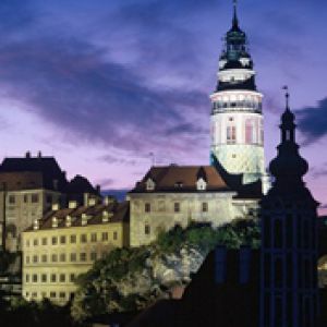 Historický hrad za soumraku