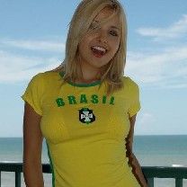 Brazilská Dívka v Žlutém Tričku