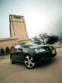 Volkswagen GTI v Městském Prostředí