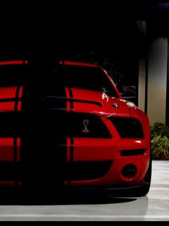 Červený Shelby Mustang