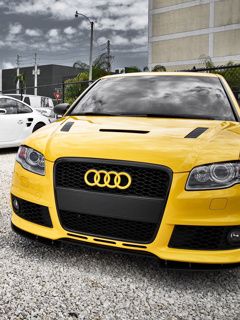 Žluté Audi Auto