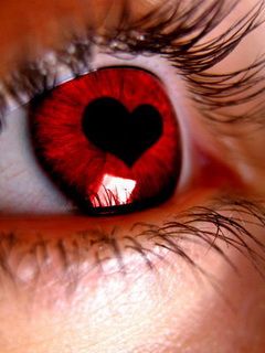 Oko se srdcovým odrazem - wallpaper preview