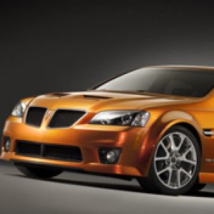 Oranžové Auto Pontiac G8 GT