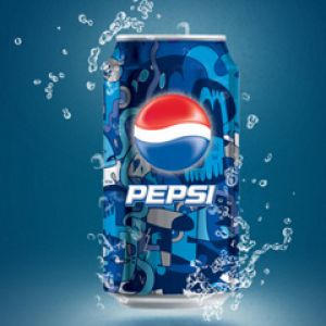 Plechovka Pepsi ve vodě