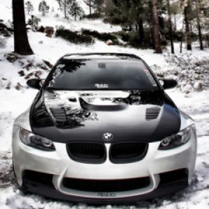 BMW M3 ve sněhové krajině