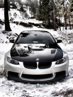 BMW M3 ve sněhové krajině - wallpaper preview