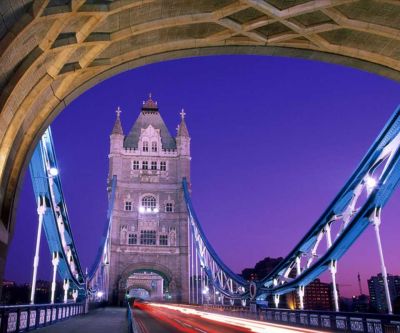 Tower Bridge při soumraku
