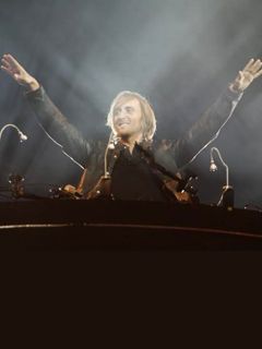 David Guetta naživo - wallpaper preview