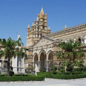 Úžasná Architektura Katedrály