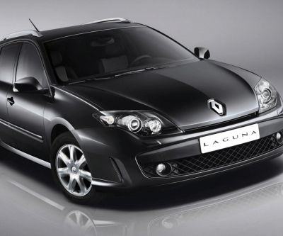Černé auto Renault Laguna