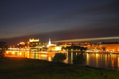 Noční Panorama Bratislavy