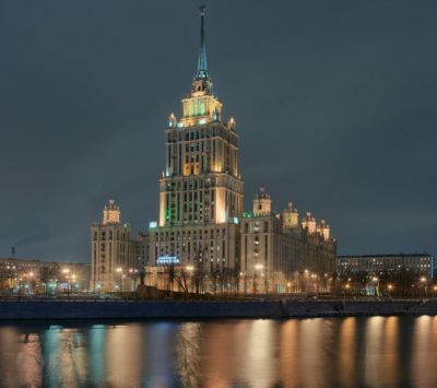Stalinistická Architektura v Noci