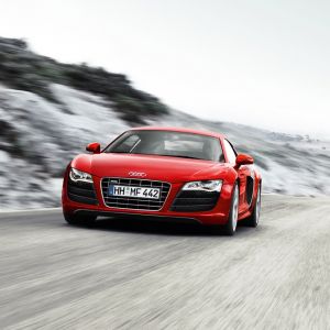 Červené Audi R8 sportovní auto