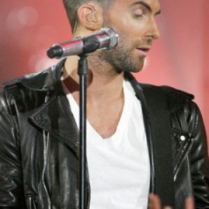 Adam Levine naživo