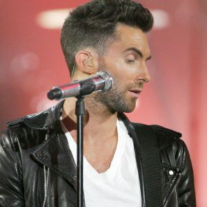Adam Levine naživo