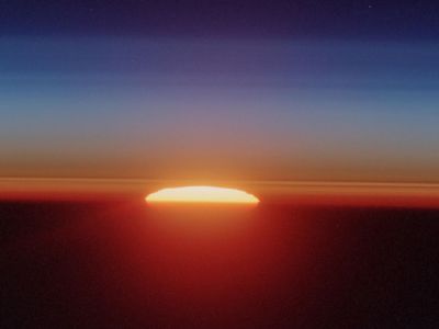 Úžasný Západ Slunce na Horizontu