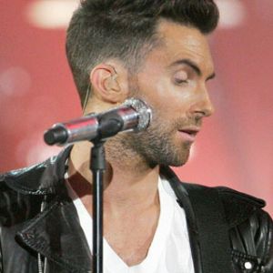 Adam Levine naživo