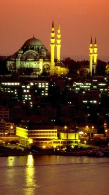 Istanbul Skyline při Západu Slunce