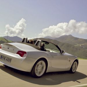 BMW Z4 Kabriolet na Malebné Silnici