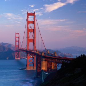 Západ slunce nad Golden Gate Bridge