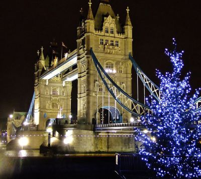 Tower Bridge v Noci