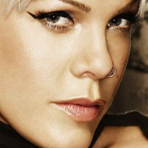Pink - Glamourózní Portrét