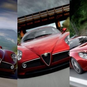 Červené sportovní auto Alfa Romeo