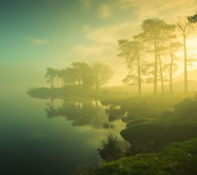 Zamlžené Jezero při Východu Slunce - wallpaper preview