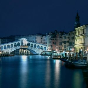Rialto Most v Noci