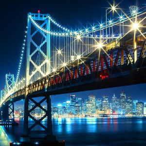 Noční pohled na Bay Bridge