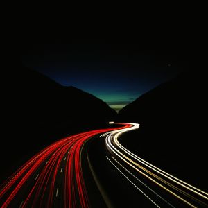 Světelné stopy na dálnici
