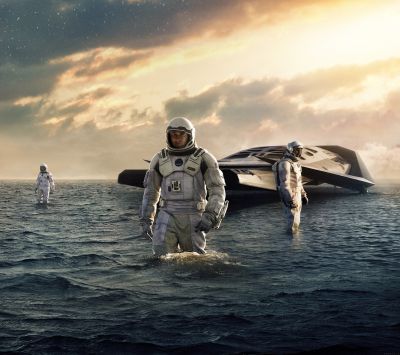 Astronauti z Interstellar v Oceánu