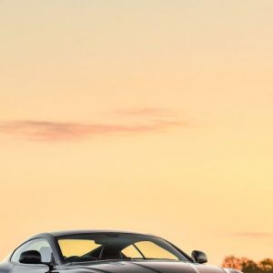 Aston Martin Auto při Západu Slunce