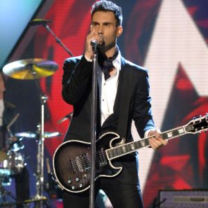 Adam Levine naživo