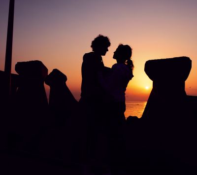 Romantická Silueta při Západu Slunce - wallpaper preview