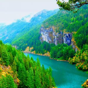 Pokojné horské jezero