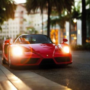 Ferrari Enzo při západu slunce